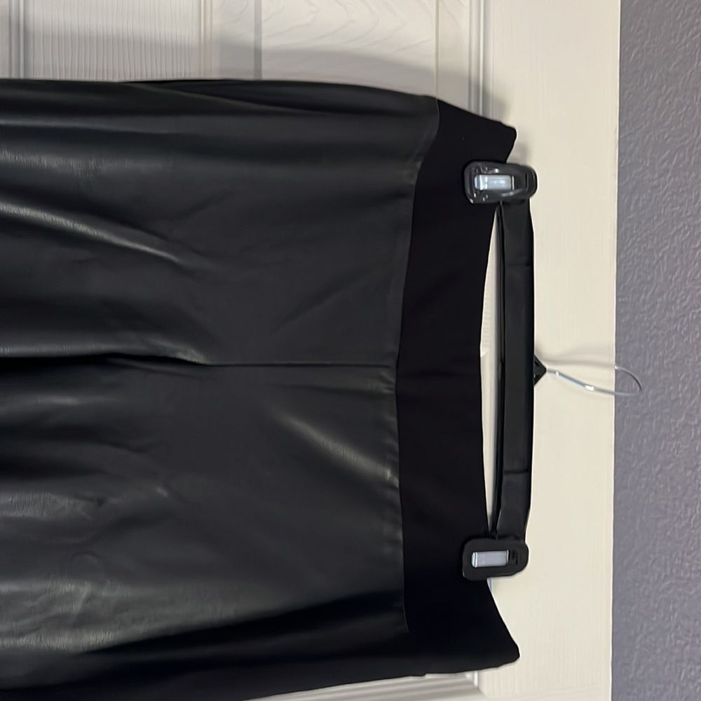 J McLaughlin black faux leather front leggings soft cotton back/ band Large NWT - Picture 2 of 5